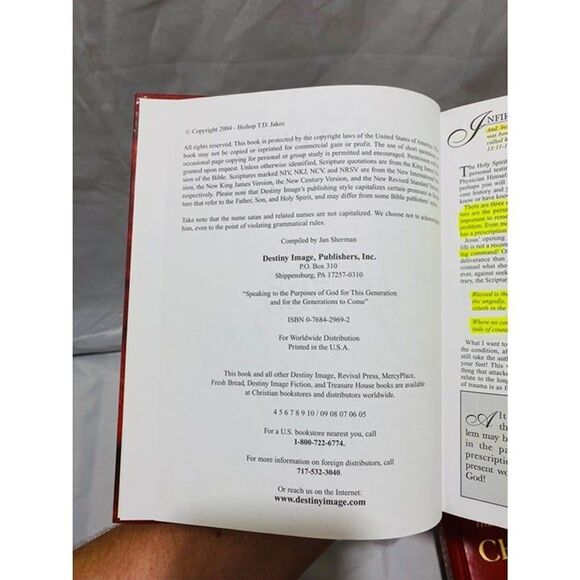 TD Jakes Devotional and Journal 365 Days by Destiny Image Publishers - Picture 6 of 12